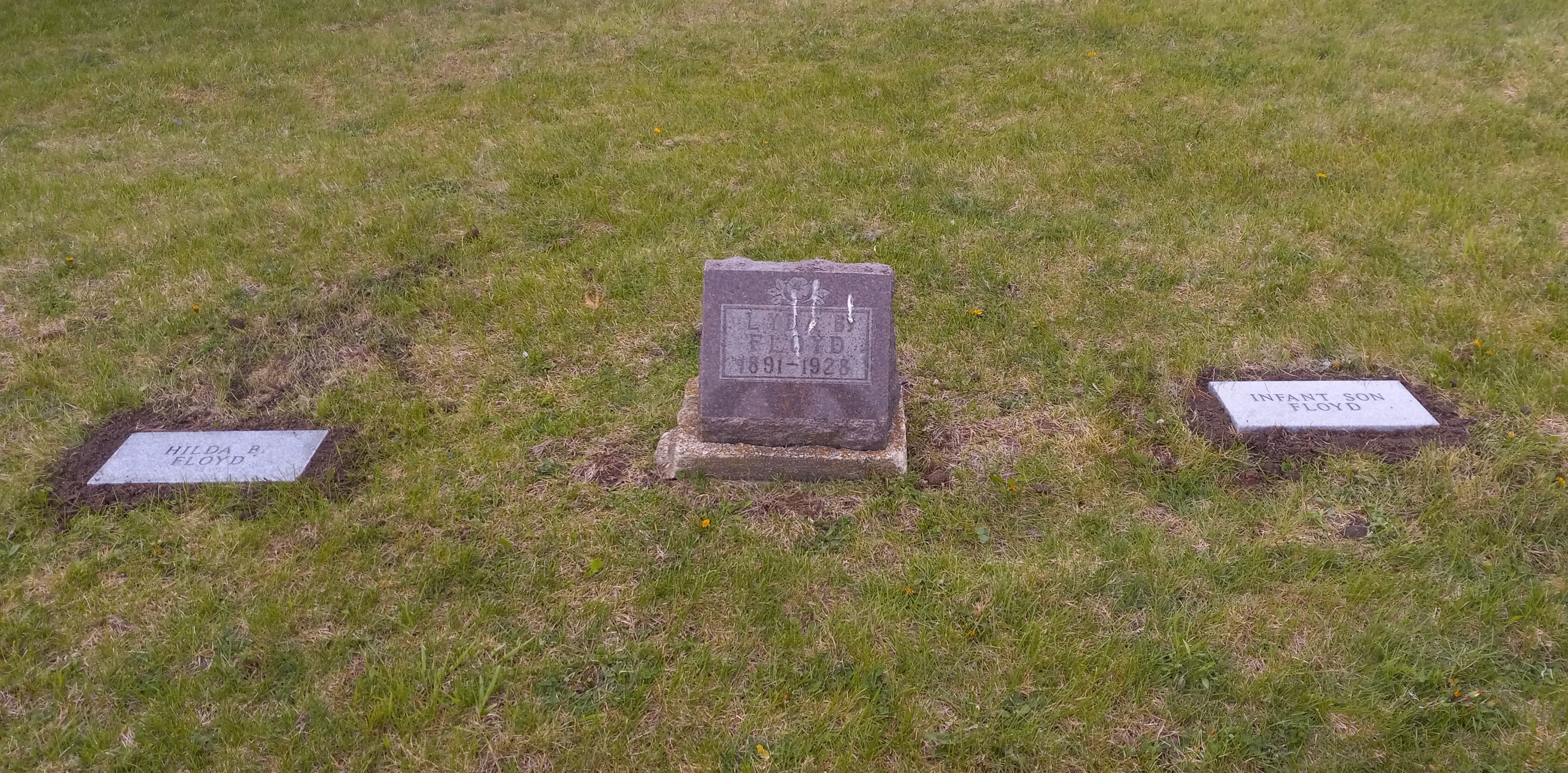 Hilda and Infant son of Lyda Floyd.